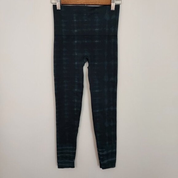 Spanx Look At Me Now Seamless Tie Dye Leggings - Picture 4 of 7